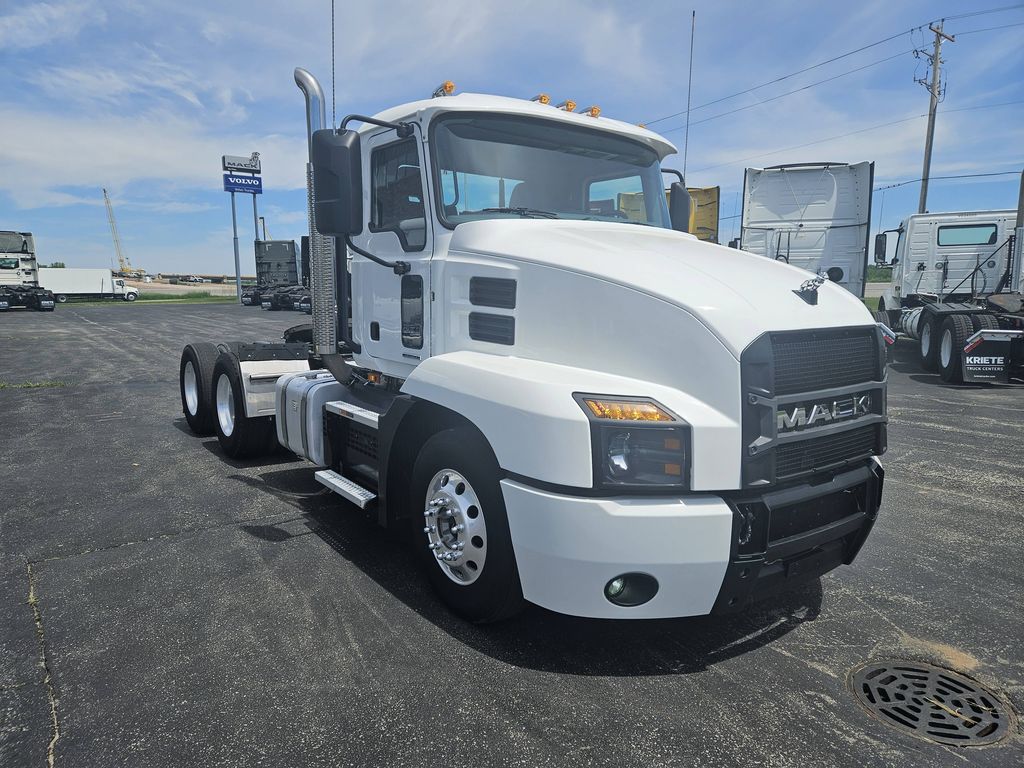 Slide images of 2022 MACK AN64T