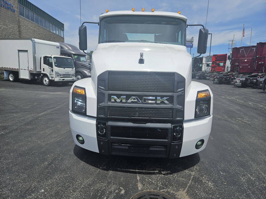 Slide images of 2022 MACK AN64T