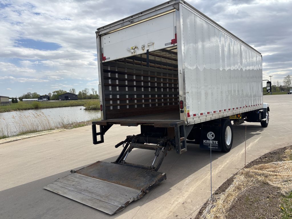 Slide images of 2022 MACK MD642