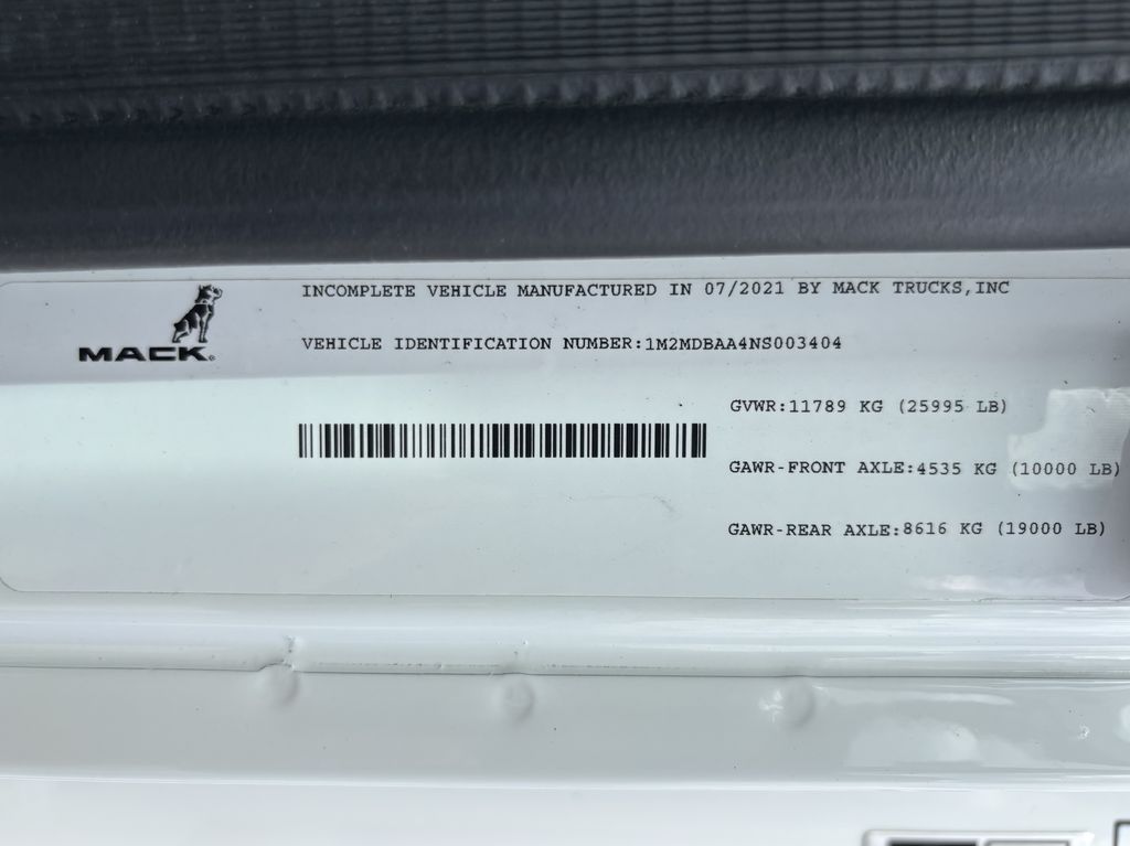 Slide images of 2022 MACK MD642