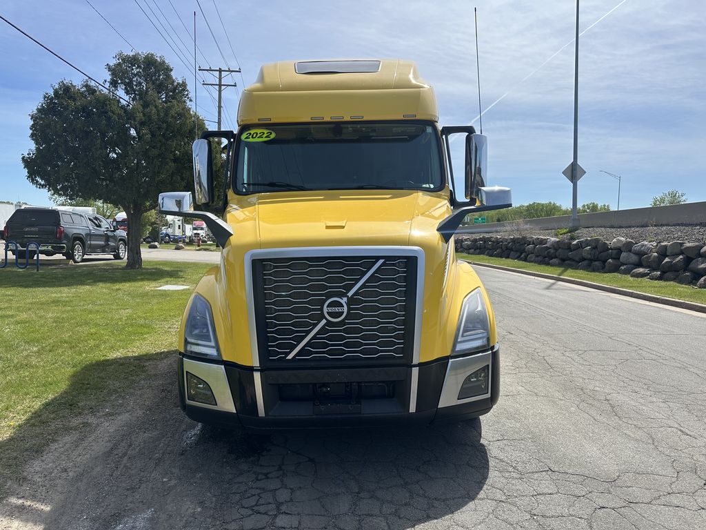 Slide images of 2022 VOLVO VNL64T760