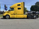 Slide images of 2022 VOLVO VNL64T760