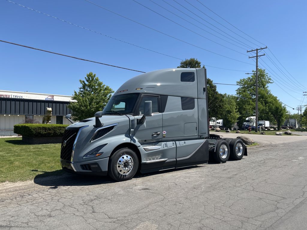 Slide images of 2027 VOLVO VNL64T860