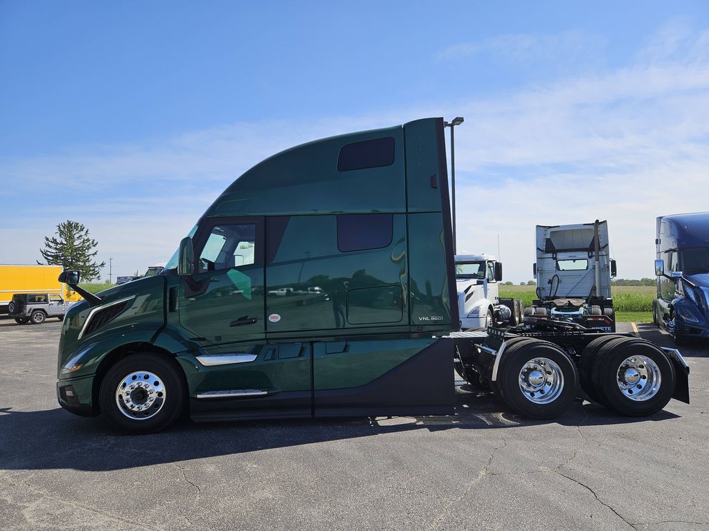 Slide images of 2027 VOLVO VNL64T860