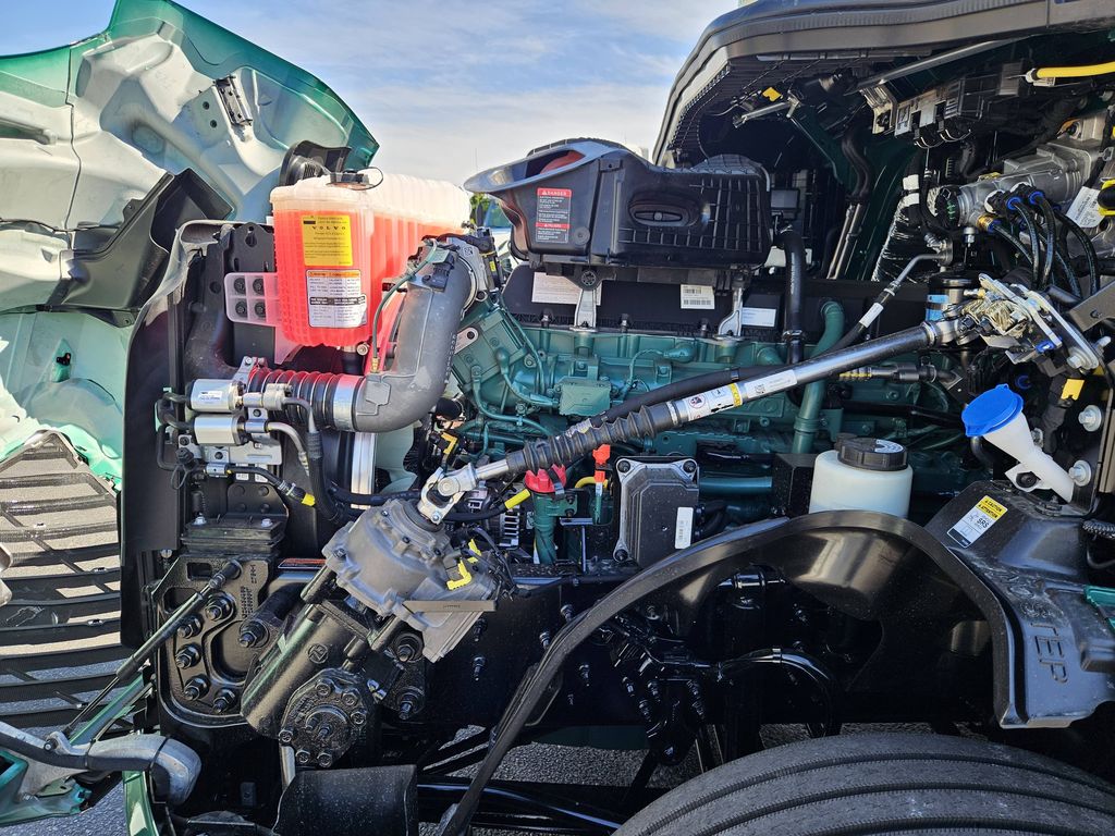 Slide images of 2027 VOLVO VNL64T860