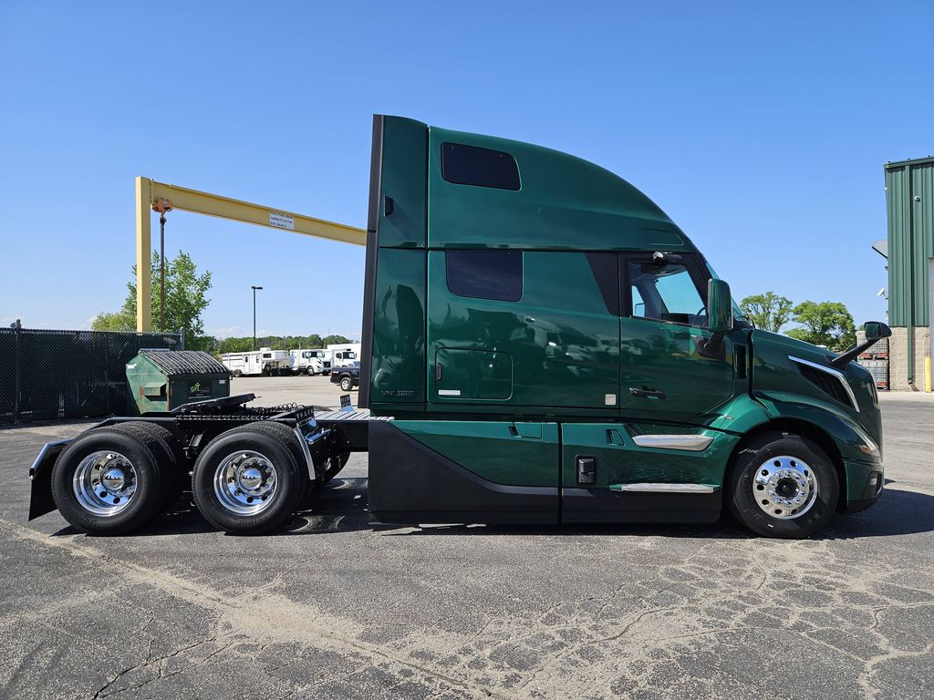 Slide images of 2027 VOLVO VNL64T860