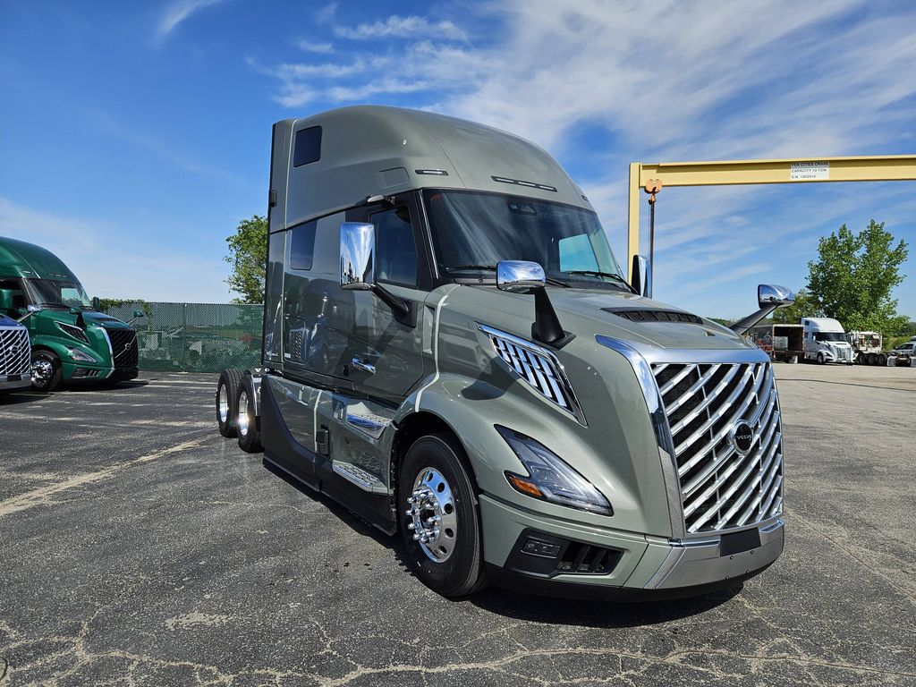 Slide images of 2027 VOLVO VNL64T860