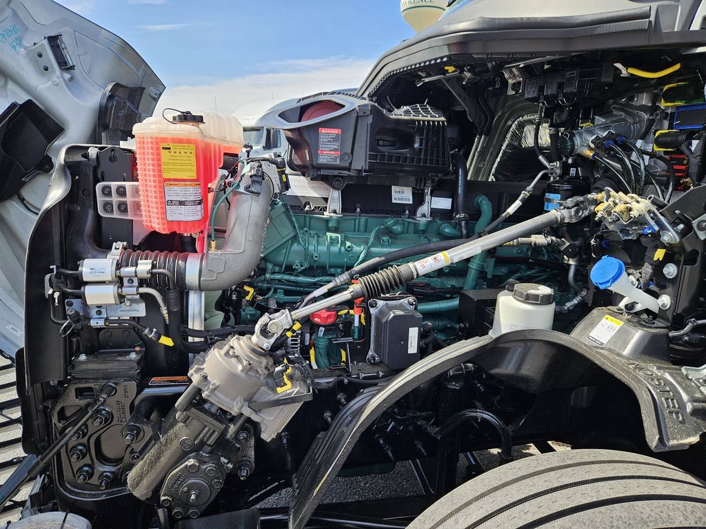Slide images of 2027 VOLVO VNL64T860