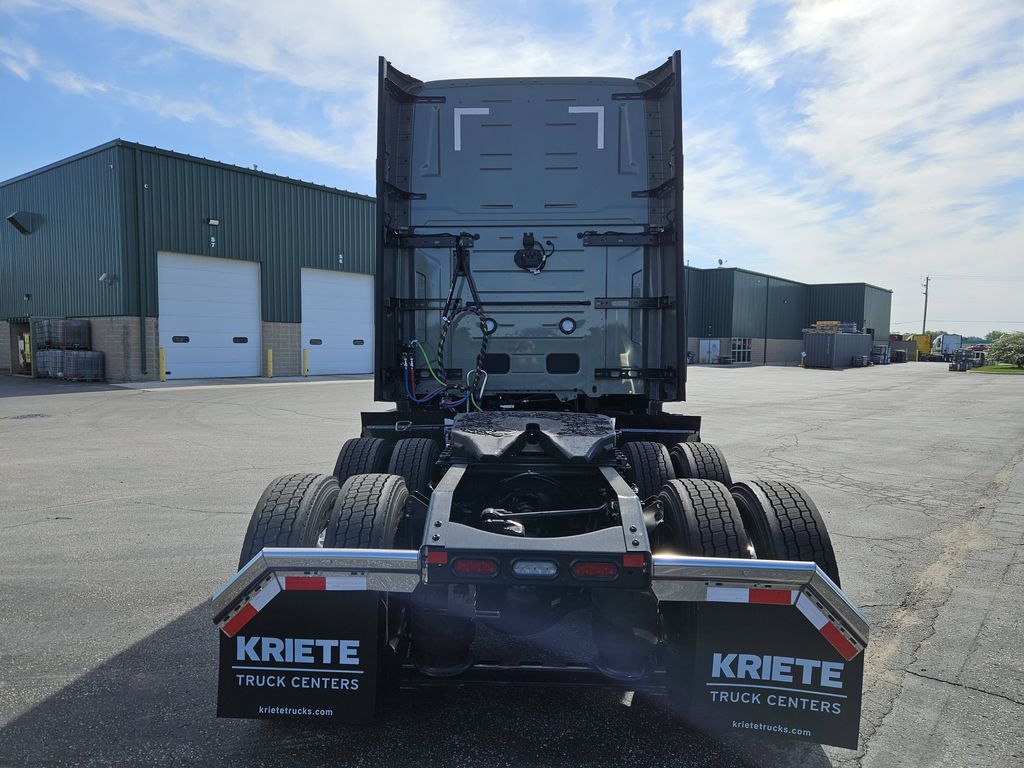 Slide images of 2027 VOLVO VNL64T860