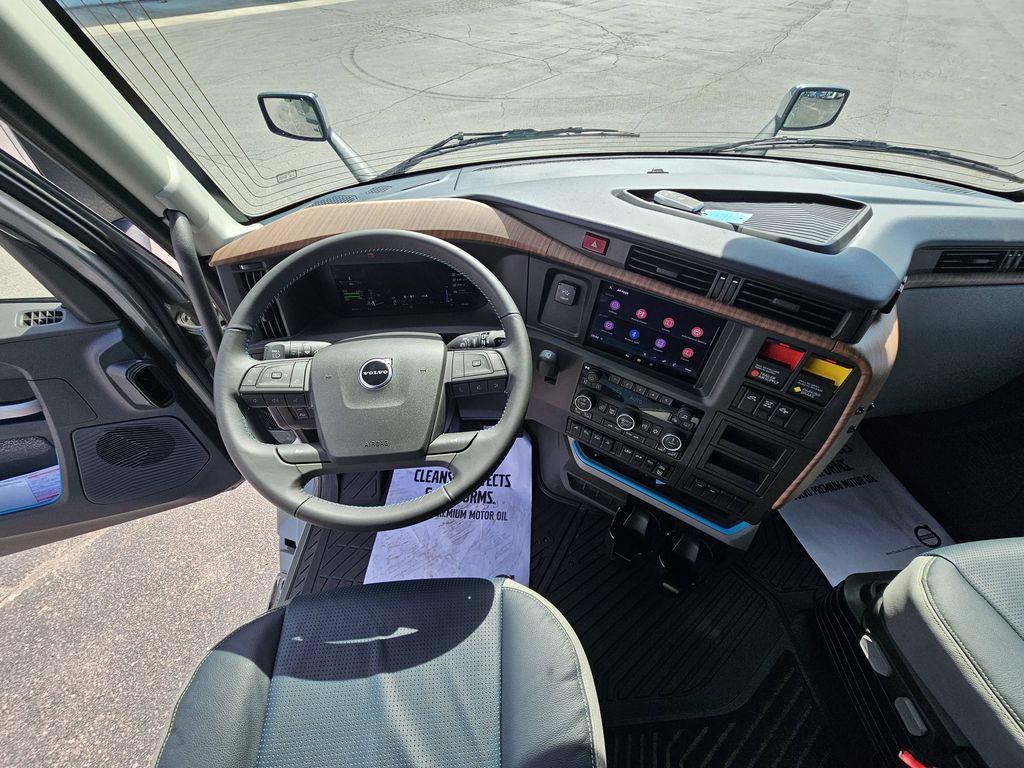 Slide images of 2027 VOLVO VNL64T860
