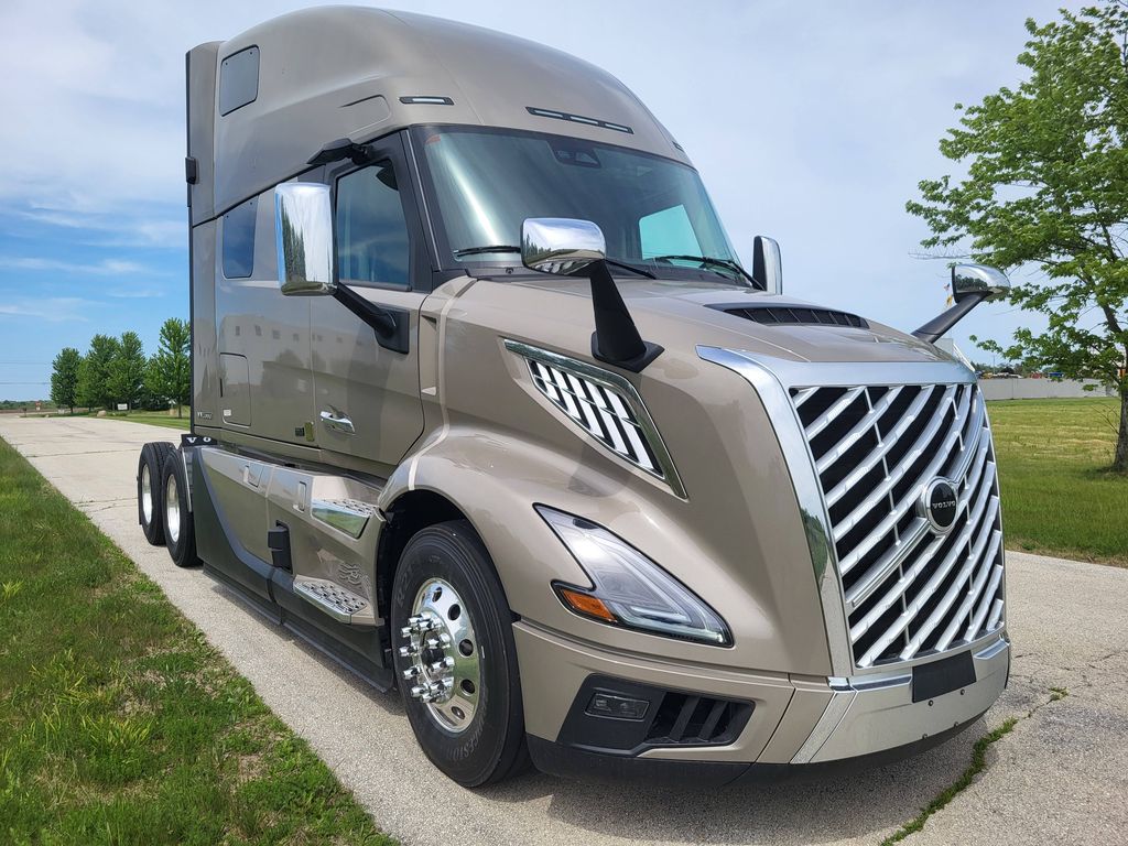 Slide images of 2027 VOLVO VNL64T860