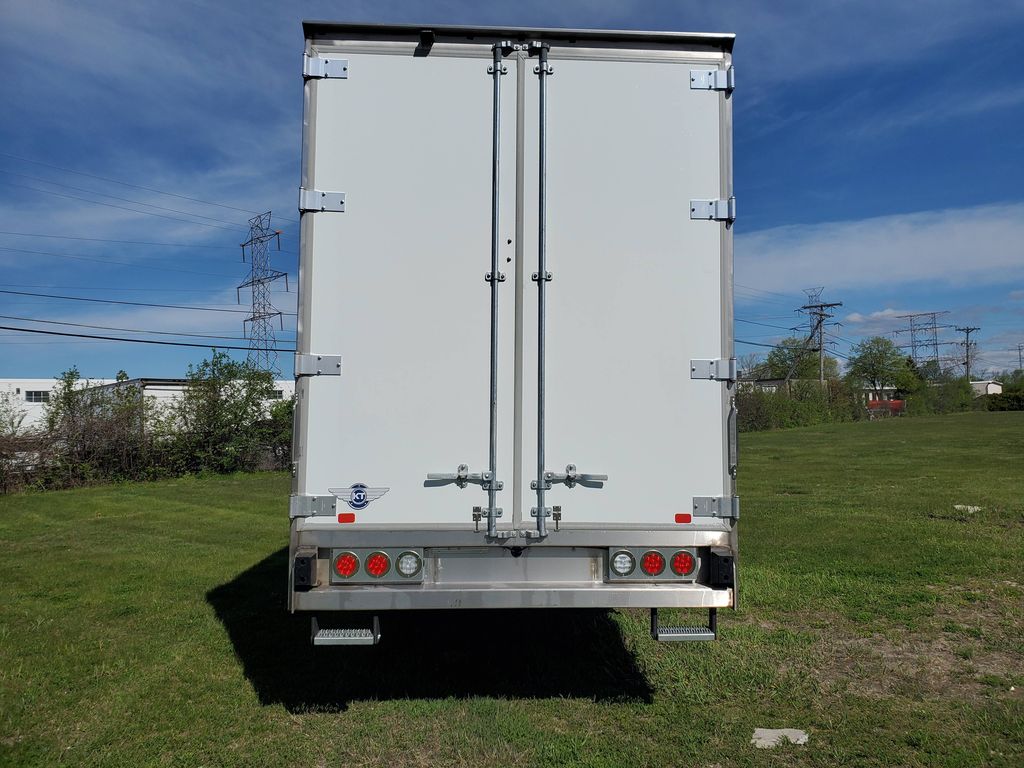 Slide images of 2026 HINO L6