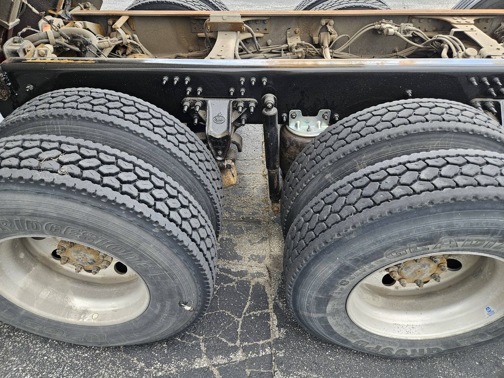 Slide images of 2021 MACK GR104B