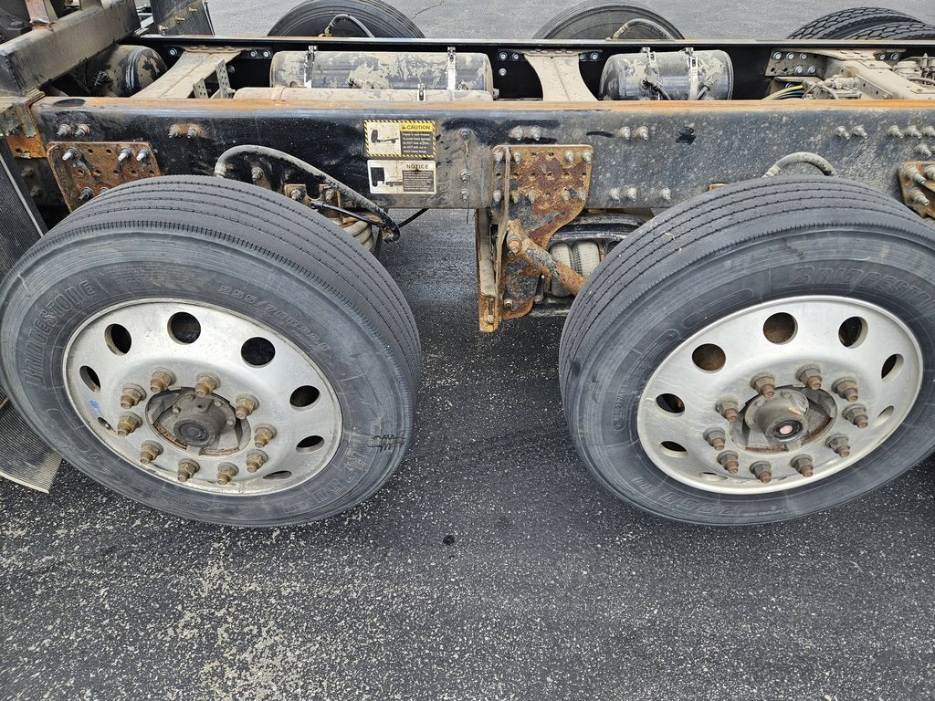Slide images of 2021 MACK GR104B