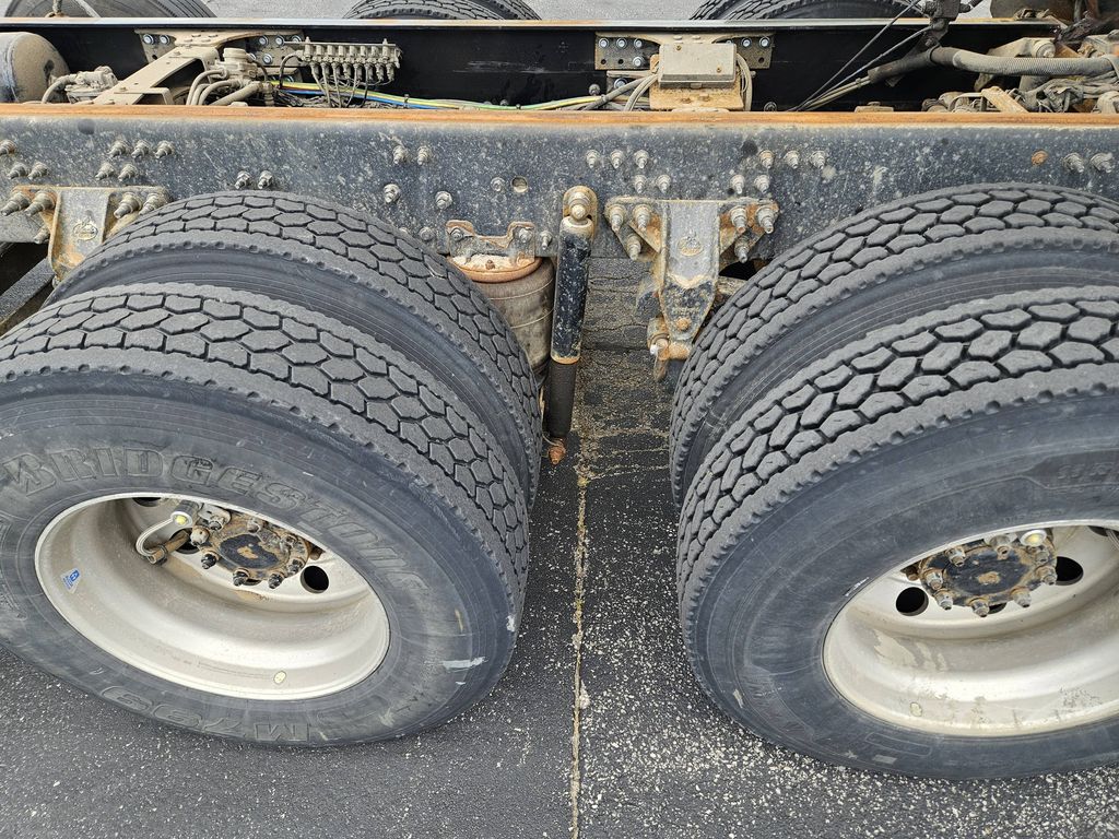 Slide images of 2021 MACK GR104B