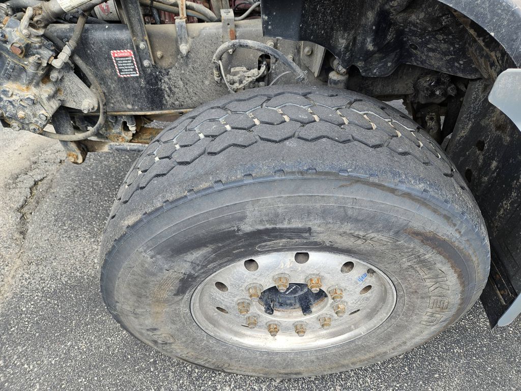 Slide images of 2021 MACK GR104B