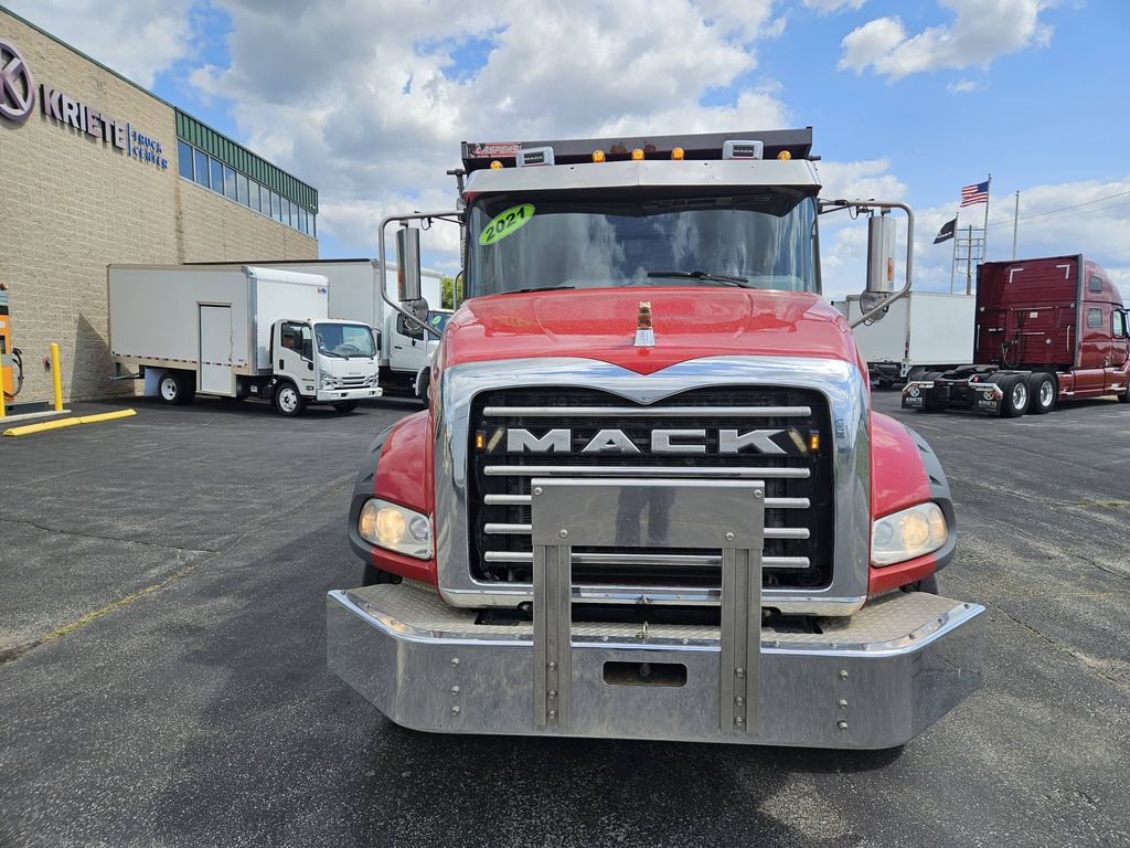 Slide images of 2021 MACK GR104B