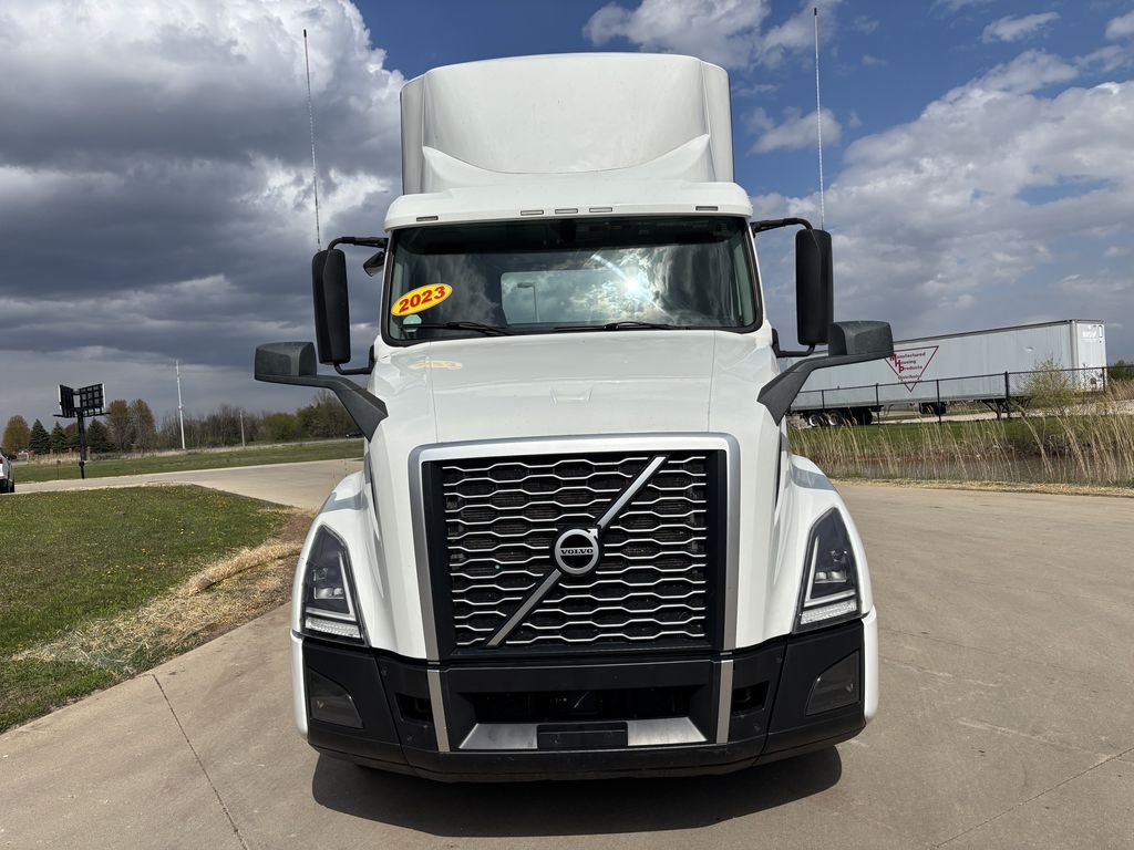 Slide images of 2023 VOLVO VNL64T300