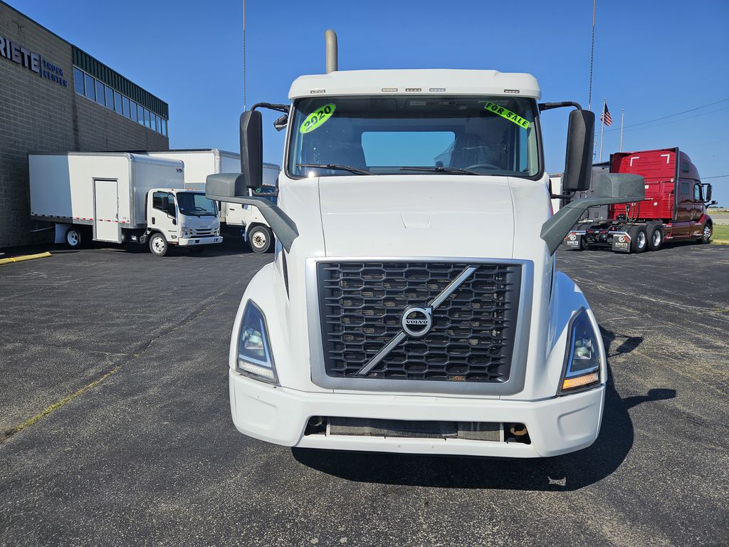 Slide images of 2020 VOLVO VNR64T-300