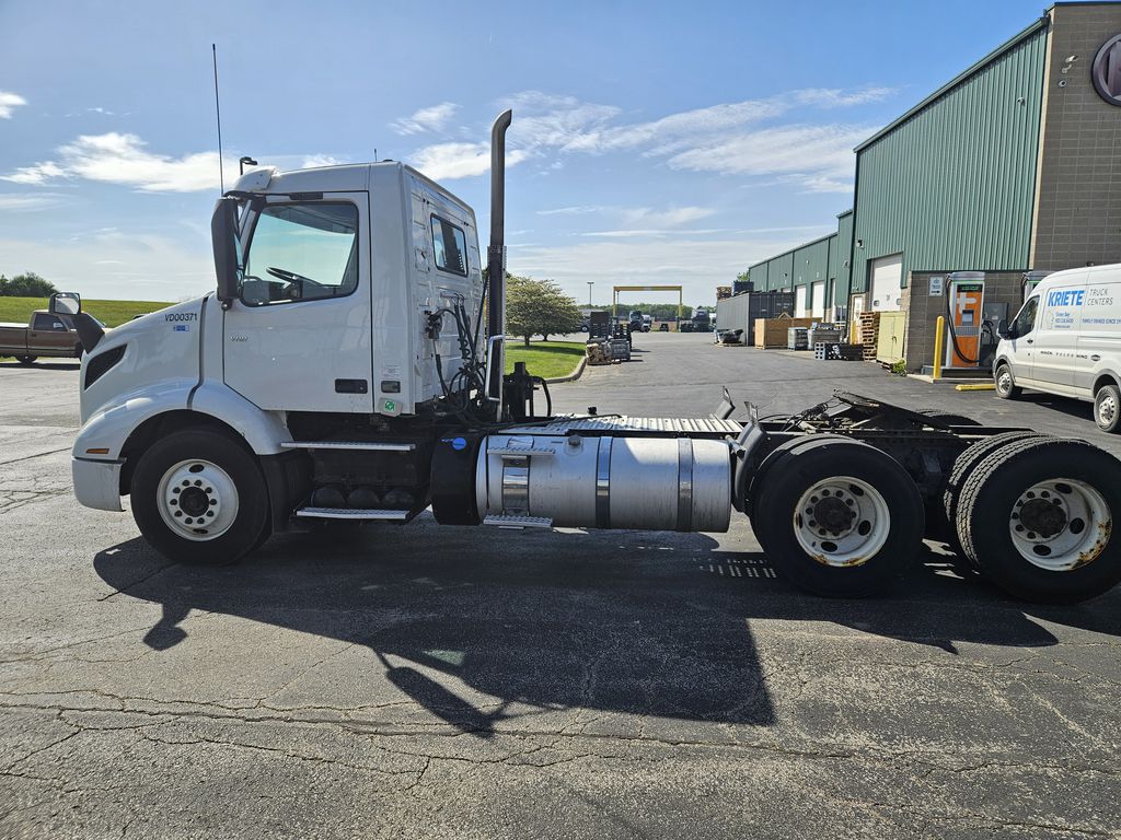 Slide images of 2020 VOLVO VNR64T-300 