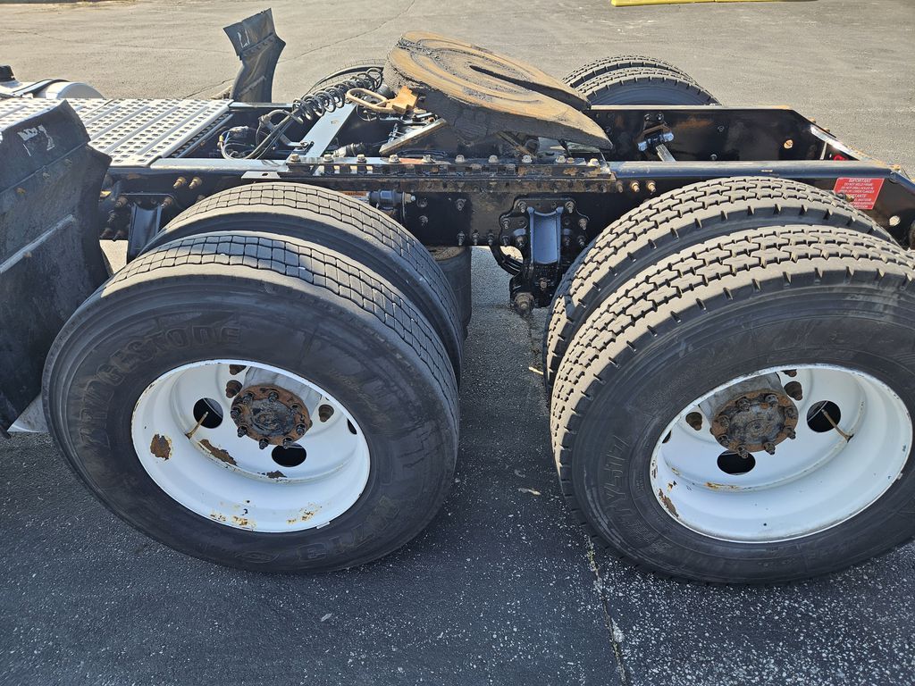 Slide images of 2020 VOLVO VNR64T-300