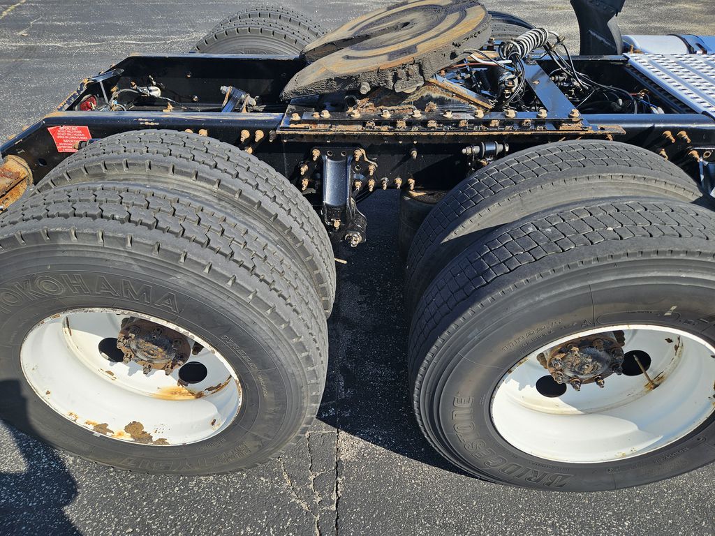 Slide images of 2020 VOLVO VNR64T-300