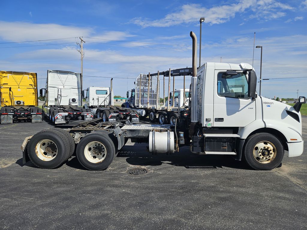 Slide images of 2020 VOLVO VNR64T-300 