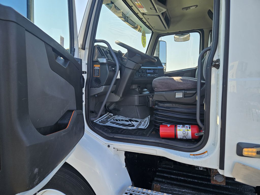 Slide images of 2020 VOLVO VNR64T-300
