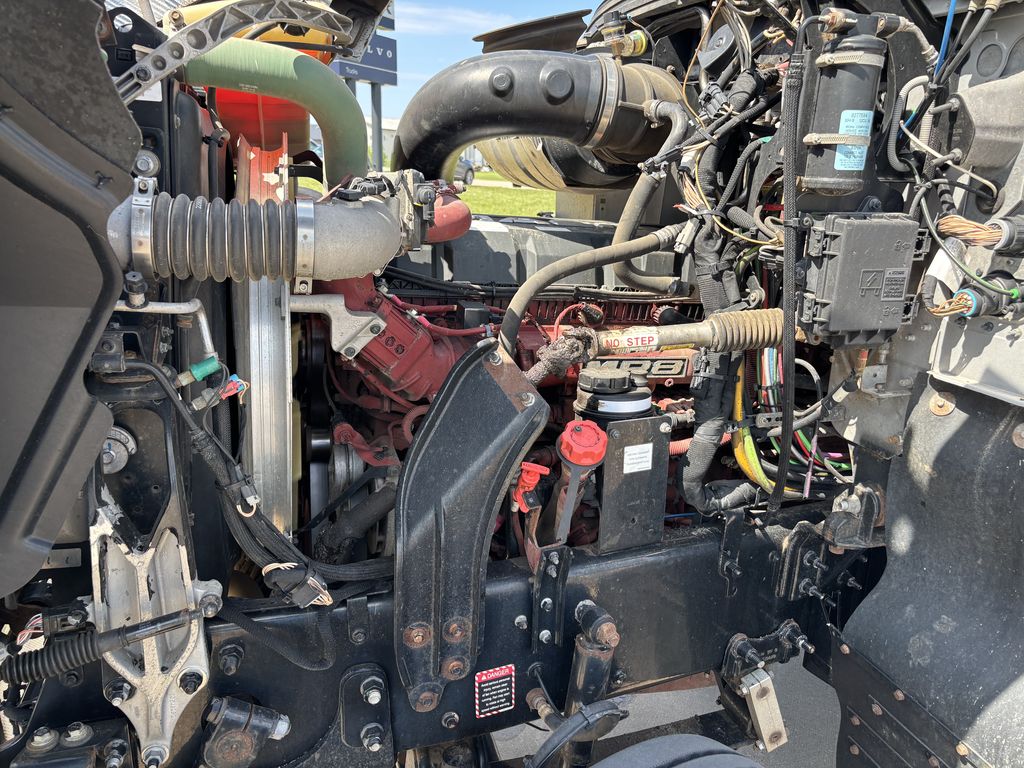 Slide images of 2021 MACK PINNACLE