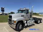 Slide images of 2021 MACK PINNACLE