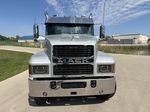 Slide images of 2021 MACK PINNACLE