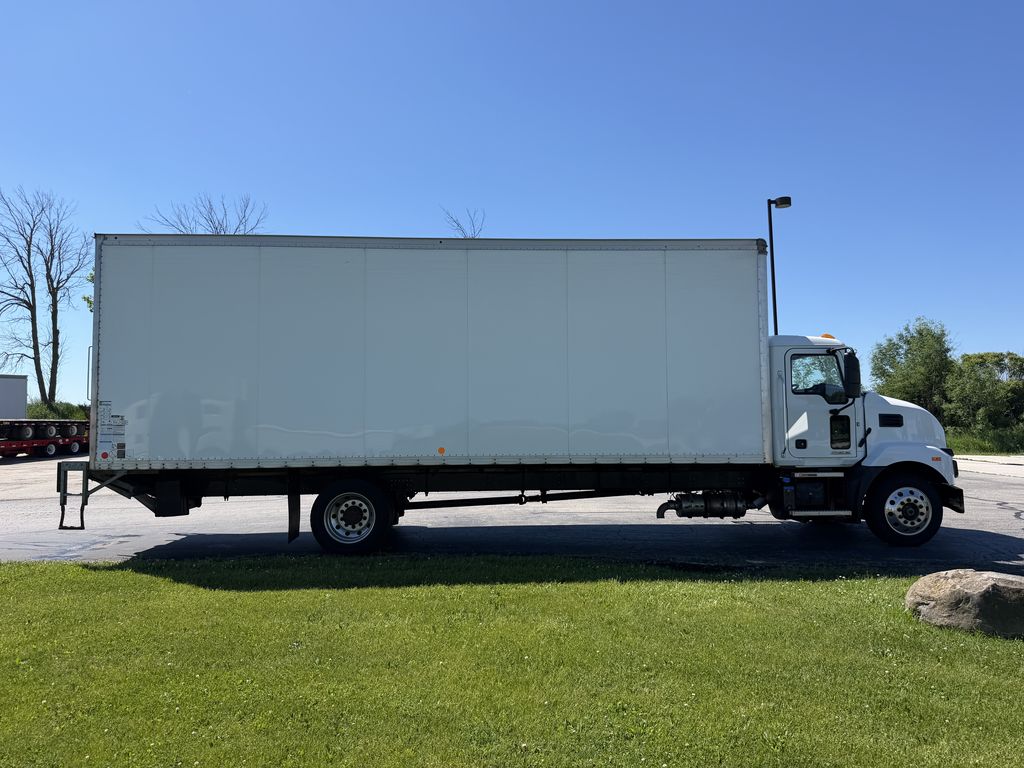 Slide images of 2022 MACK MD642