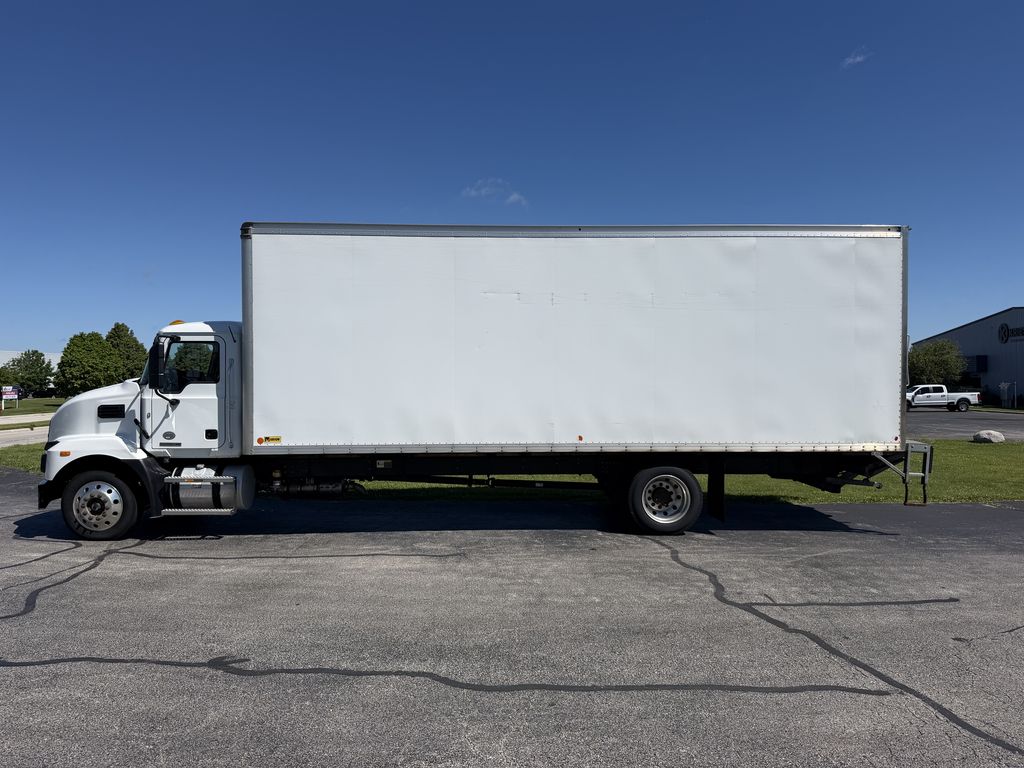 Slide images of 2022 MACK MD642