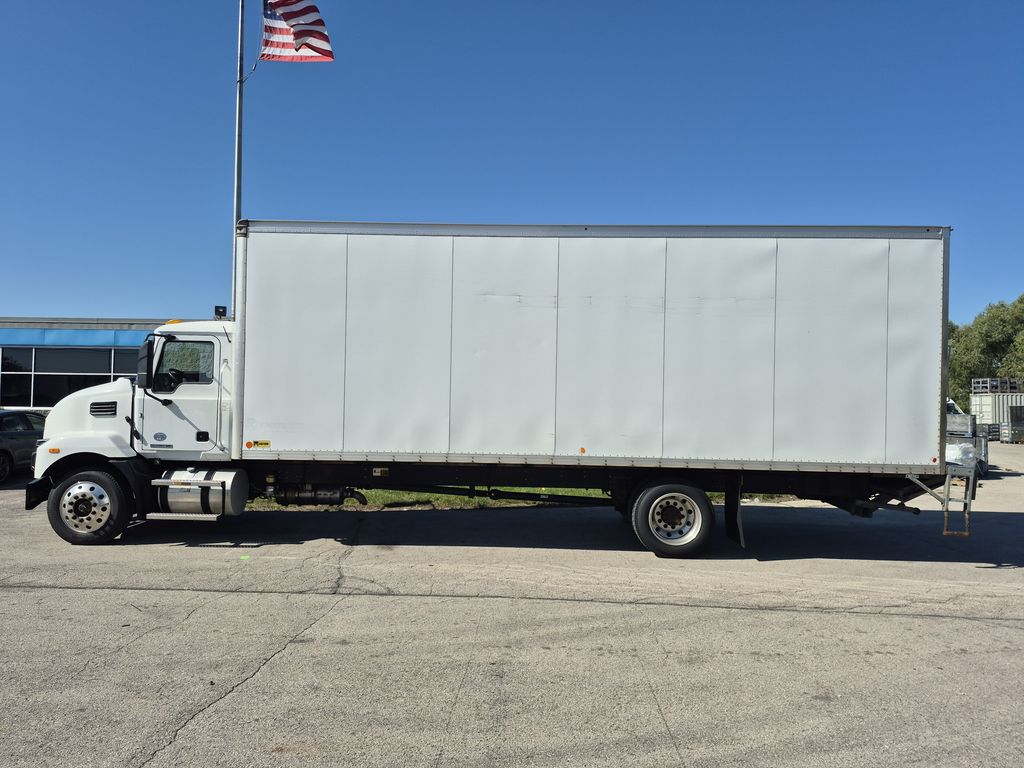 Slide images of 2022 MACK MD642