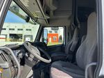 Slide images of 2022 VOLVO VNL64T860