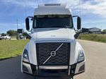 Slide images of 2022 VOLVO VNL64T860