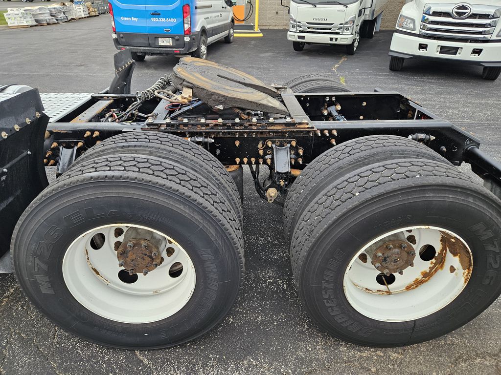 Slide images of 2020 VOLVO VNR64T-300