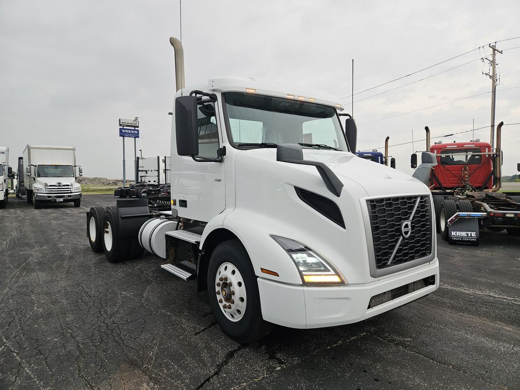 Slide images of 2020 VOLVO VNR64T-300