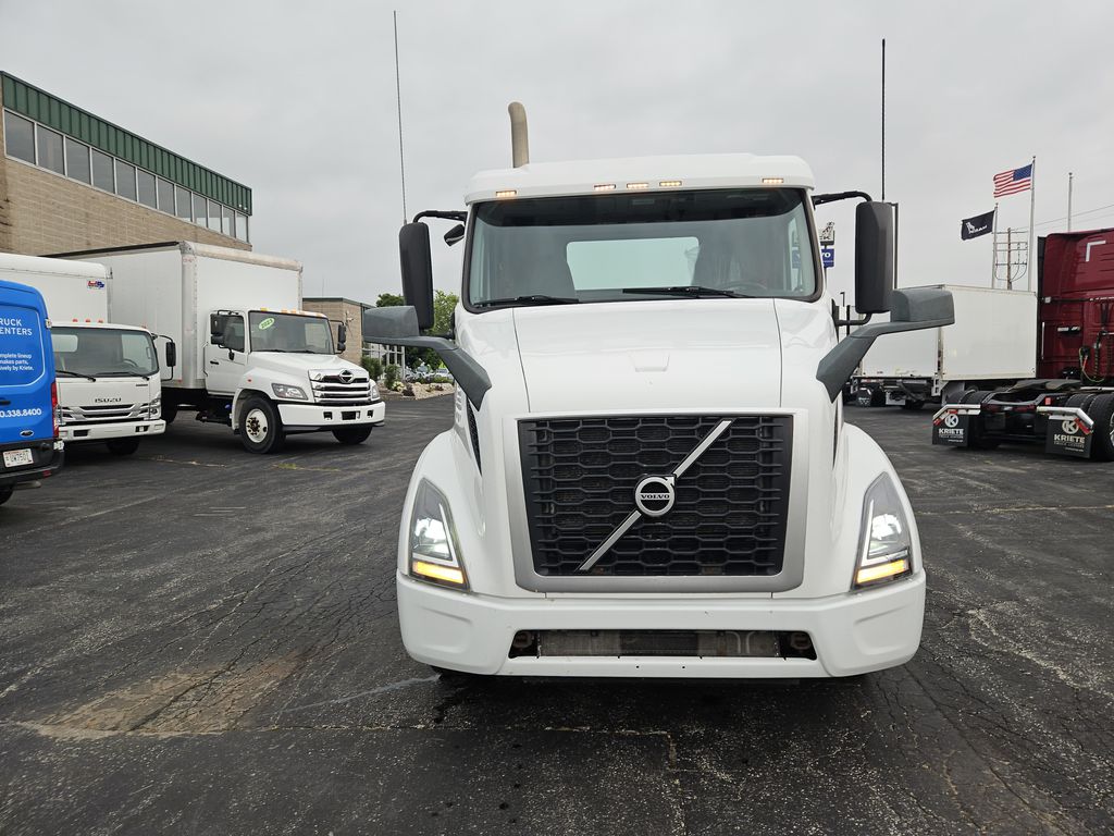 Slide images of 2020 VOLVO VNR64T-300