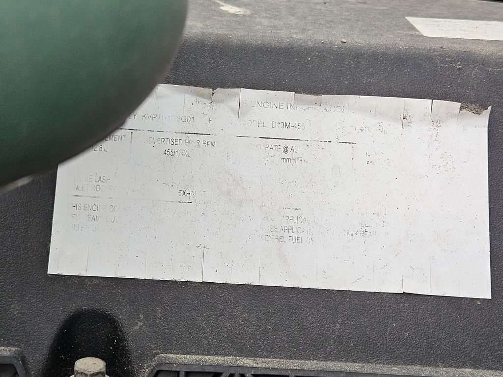 Slide images of 2020 VOLVO VNR64T-300