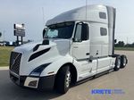 Slide images of 2019 VOLVO VNL64T-760