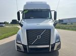 Slide images of 2019 VOLVO VNL64T-760