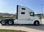 Slide images of 2019 VOLVO VNL64T-760