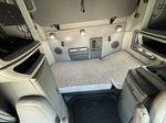 Slide images of 2019 VOLVO VNL64T-760