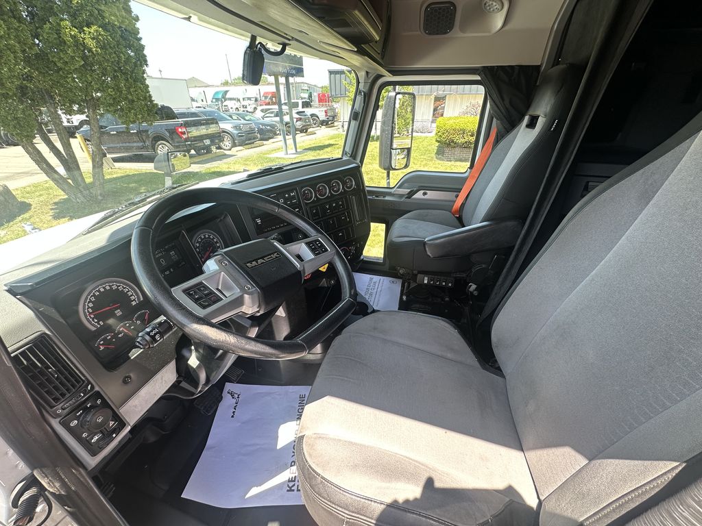 Slide images of 2020 MACK AN64T