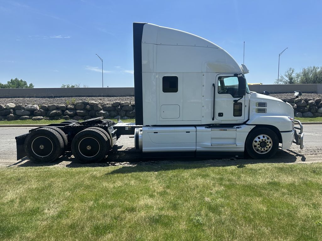 Slide images of 2020 MACK AN64T