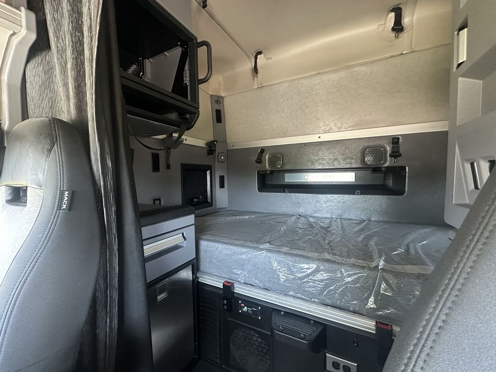 Slide images of 2020 MACK AN64T