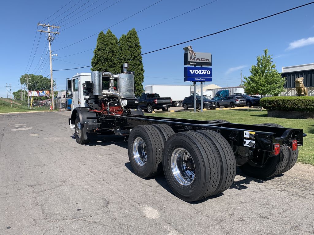 Slide images of 2026 MACK TE64R