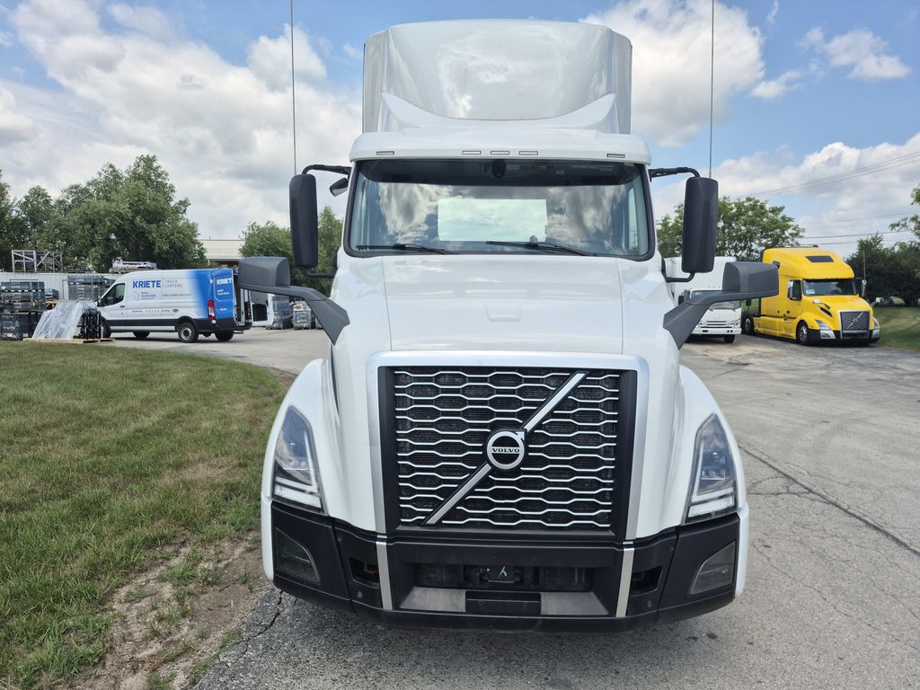 Slide images of 2023 VOLVO VNL64T300