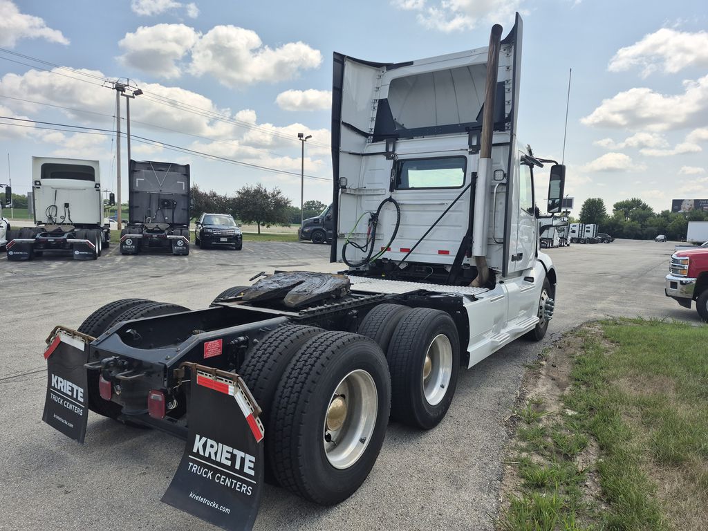 Slide images of 2023 VOLVO VNL64T300